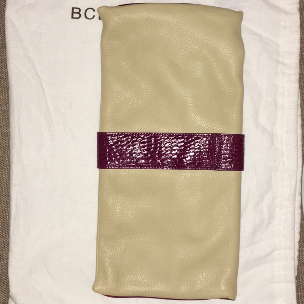 🎀BCBG clutch🎀new🎀 - Picture 3 of 8